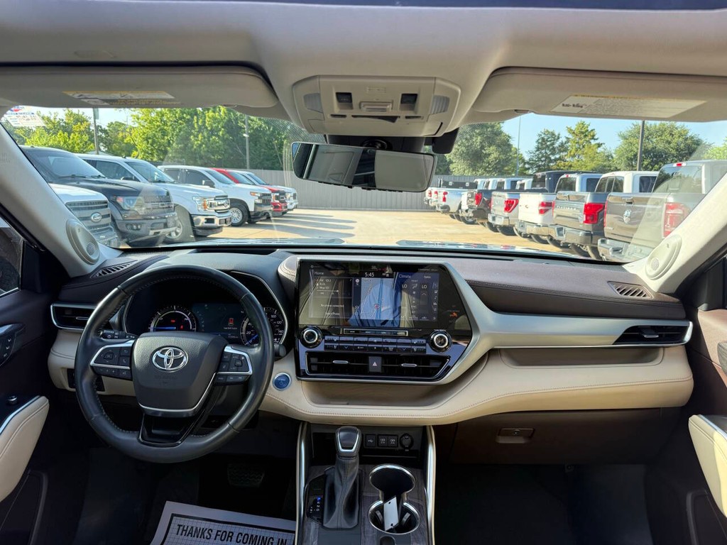 Toyota Highlander Hybrid Vehicle Full-screen Gallery Image 19