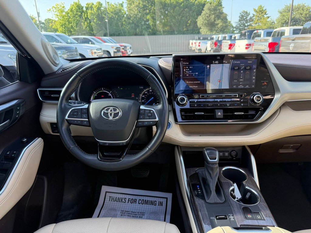 Toyota Highlander Hybrid Vehicle Full-screen Gallery Image 23
