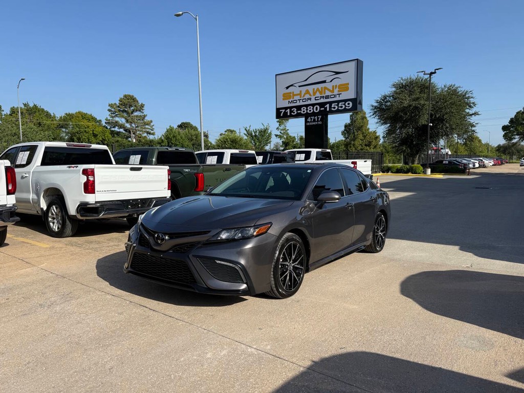 Toyota Camry Vehicle Full-screen Gallery Image 03