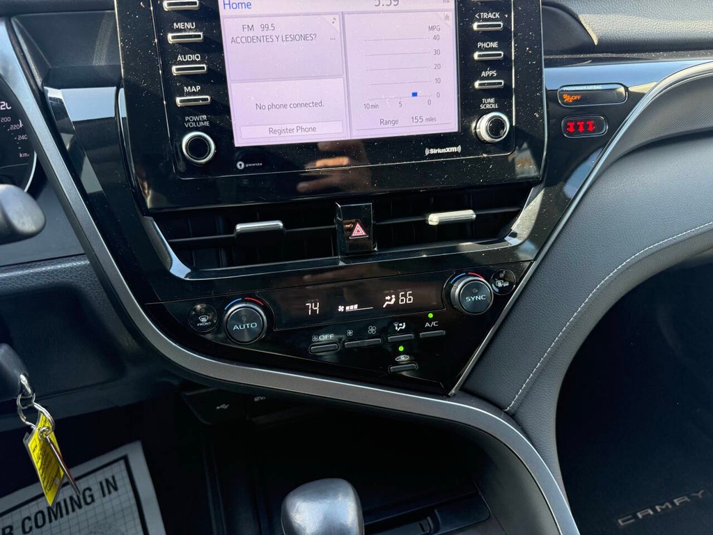 Toyota Camry Vehicle Full-screen Gallery Image 26