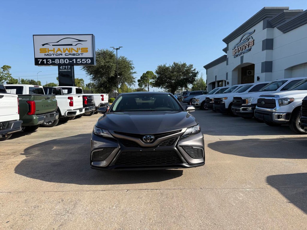 Toyota Camry Vehicle Full-screen Gallery Image 37