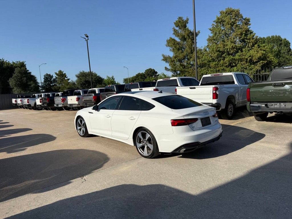 Audi A5 Sportback Vehicle Full-screen Gallery Image 04