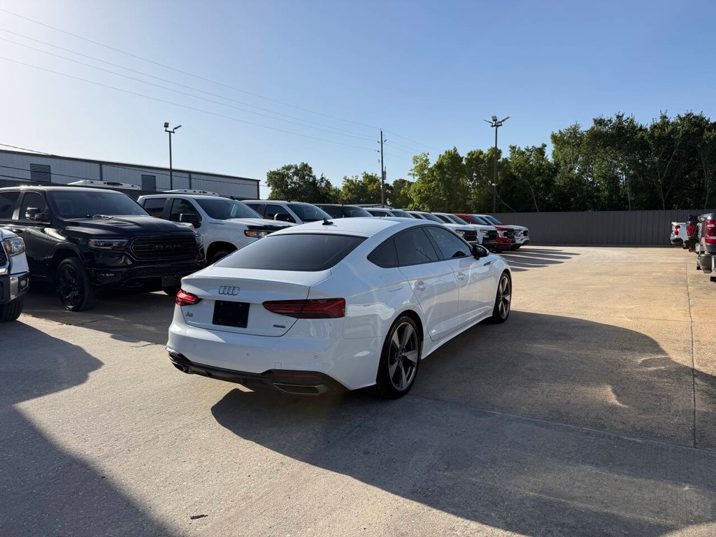 Audi A5 Sportback Vehicle Full-screen Gallery Image 05