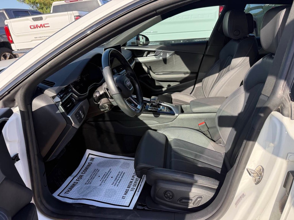 Audi A5 Sportback Vehicle Full-screen Gallery Image 07