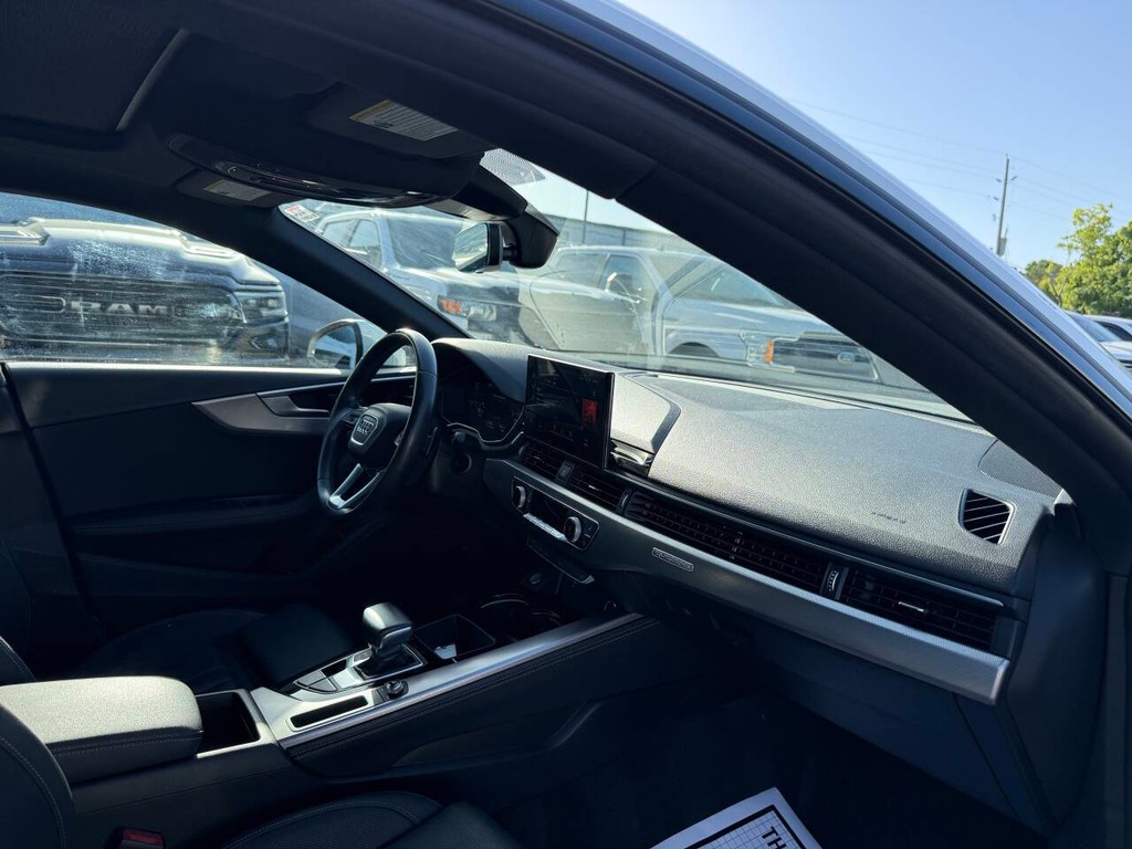 Audi A5 Sportback Vehicle Full-screen Gallery Image 09
