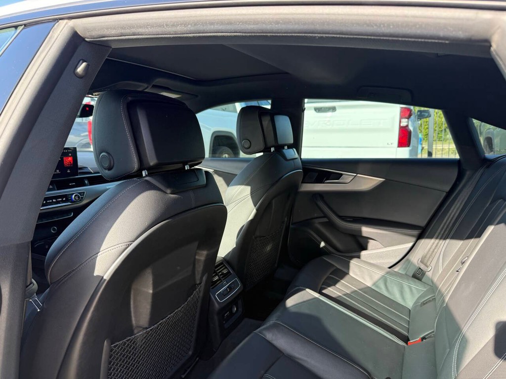Audi A5 Sportback Vehicle Full-screen Gallery Image 12