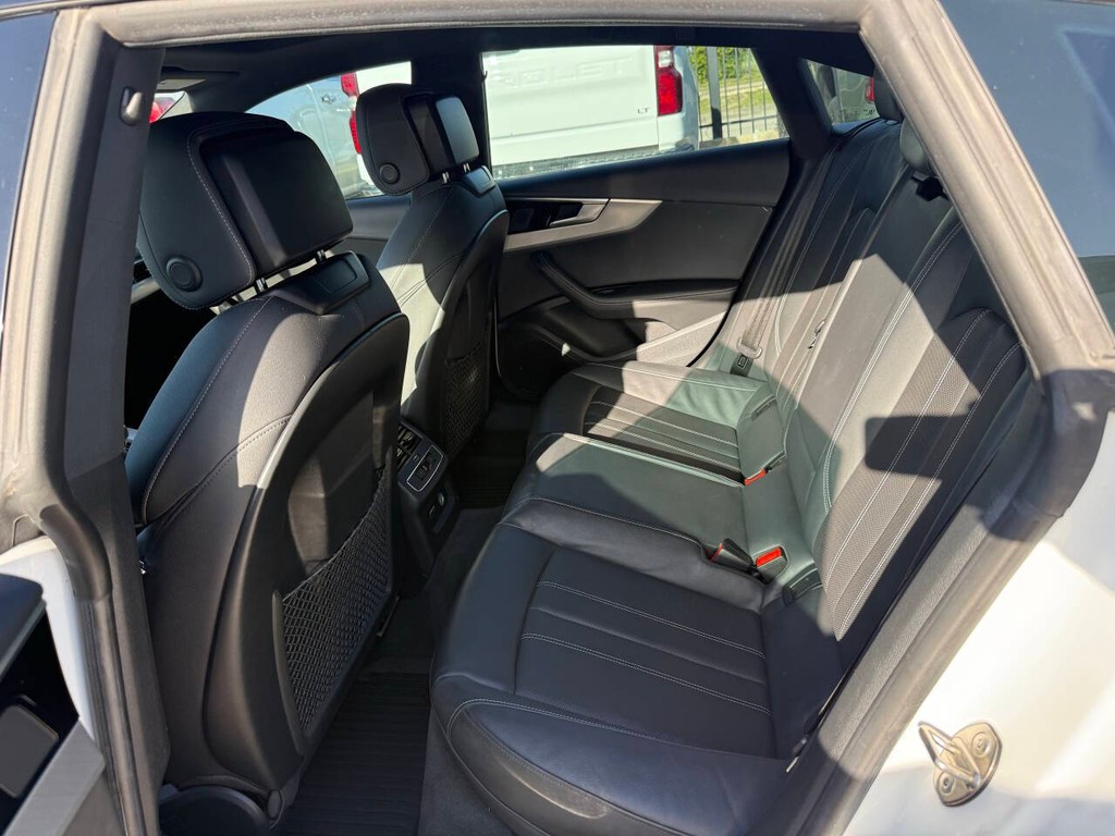 Audi A5 Sportback Vehicle Full-screen Gallery Image 13