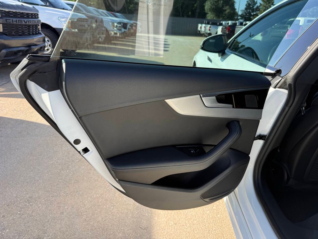 Audi A5 Sportback Vehicle Full-screen Gallery Image 14
