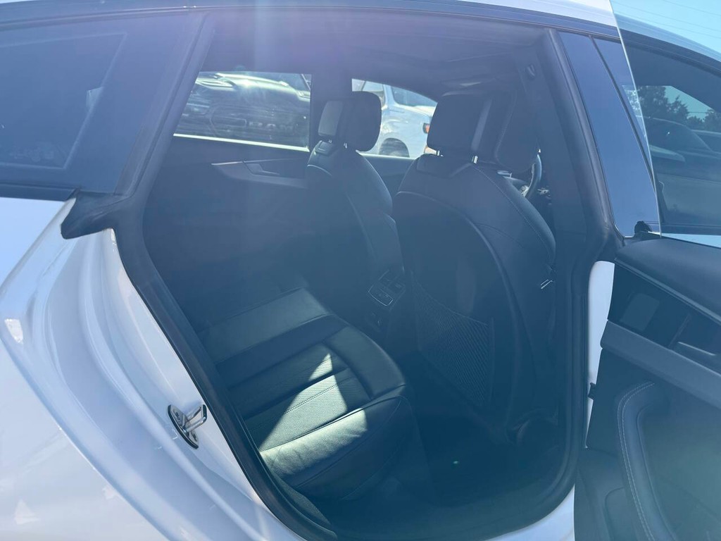 Audi A5 Sportback Vehicle Full-screen Gallery Image 15