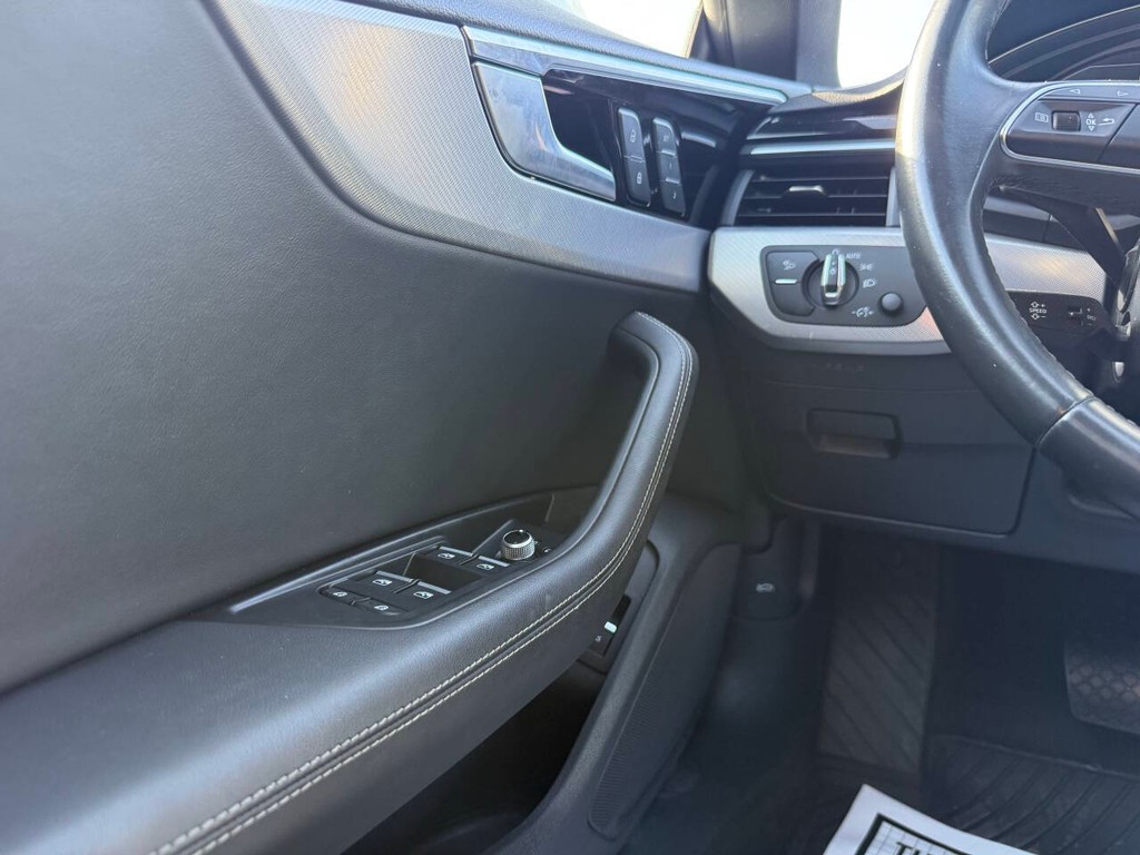 Audi A5 Sportback Vehicle Full-screen Gallery Image 31
