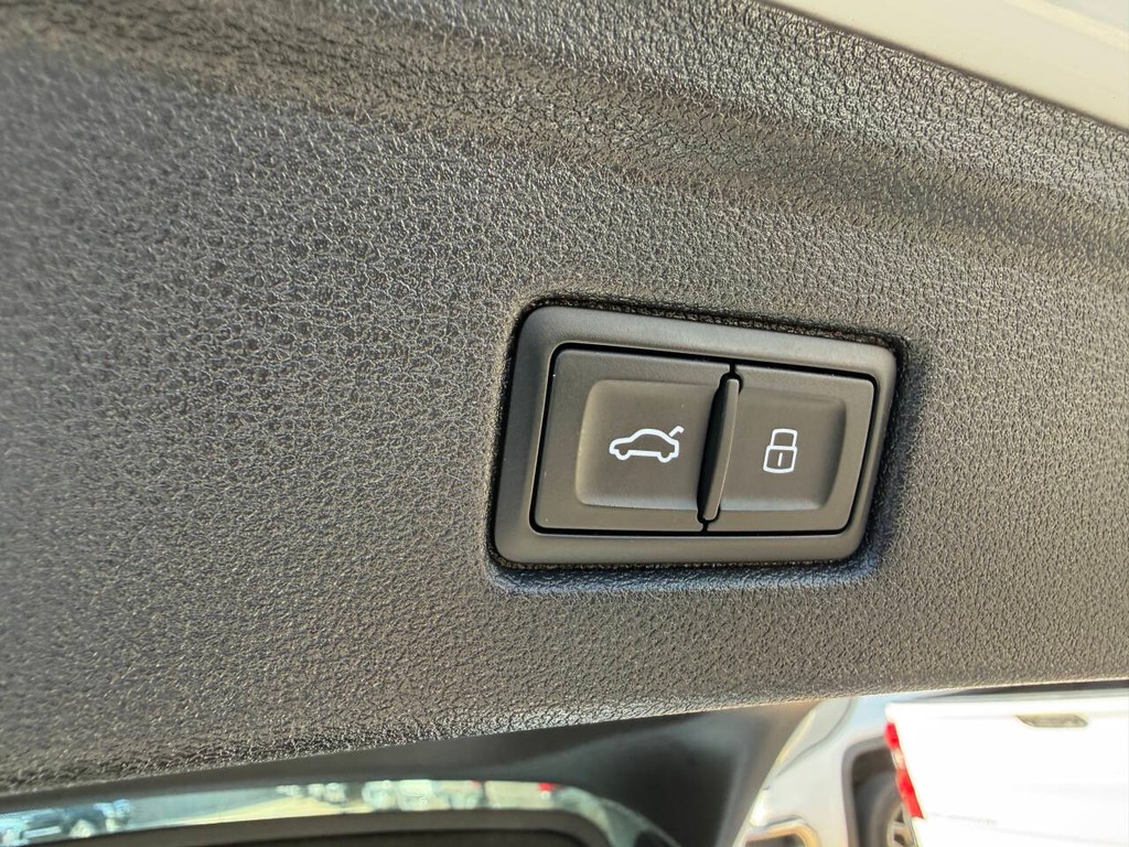 Audi A5 Sportback Vehicle Full-screen Gallery Image 39