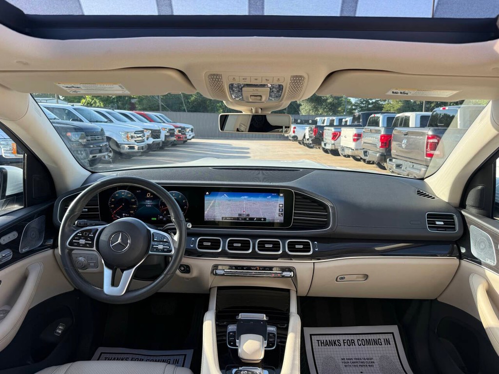 Mercedes-Benz GLS Vehicle Full-screen Gallery Image 20