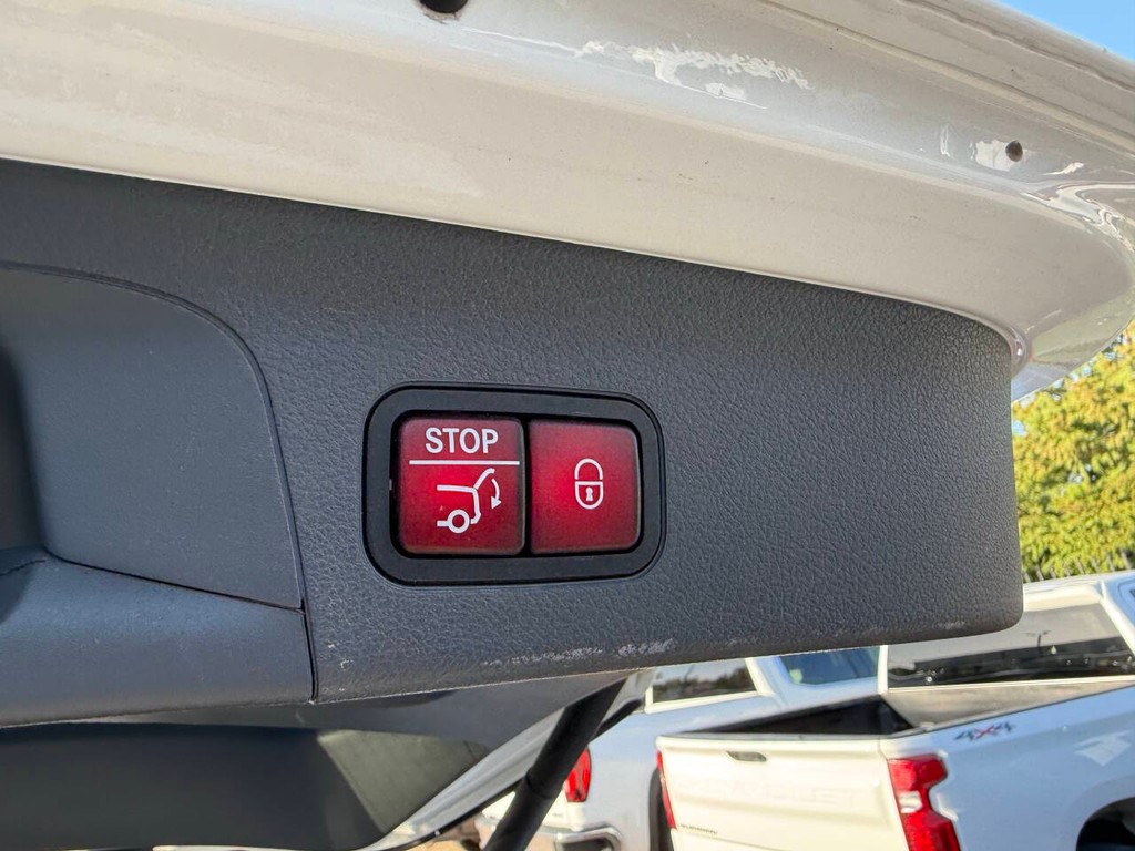 Mercedes-Benz GLS Vehicle Full-screen Gallery Image 42