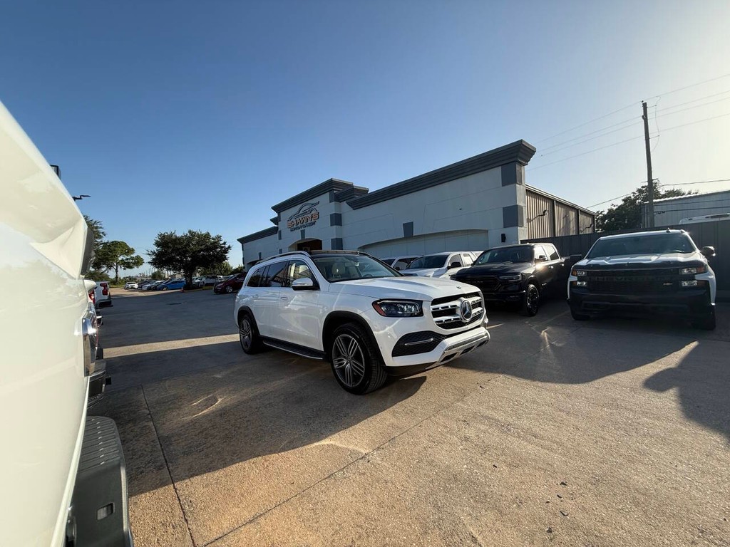 Mercedes-Benz GLS Vehicle Full-screen Gallery Image 48