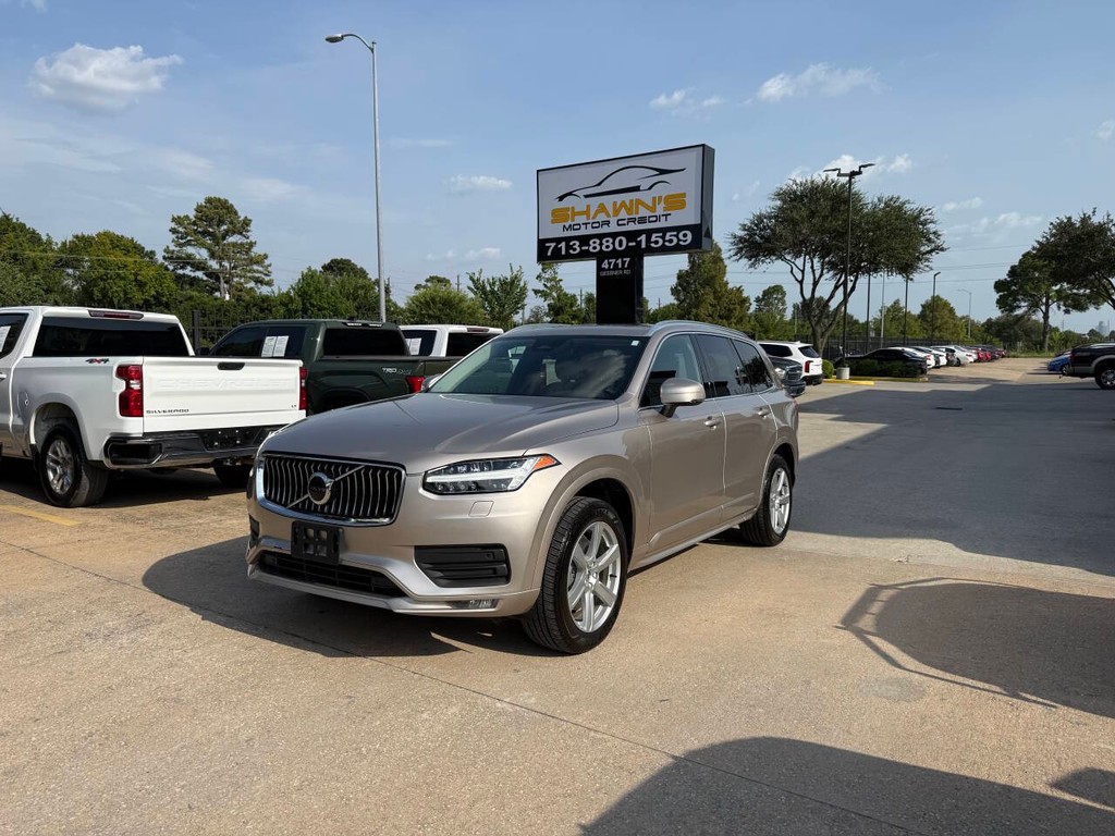 Volvo XC90 Vehicle Full-screen Gallery Image 03