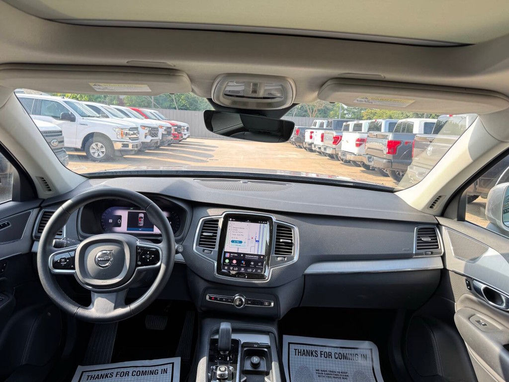 Volvo XC90 Vehicle Full-screen Gallery Image 19