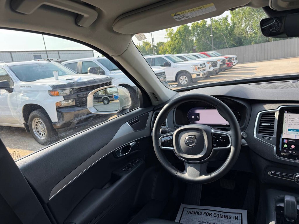 Volvo XC90 Vehicle Full-screen Gallery Image 21