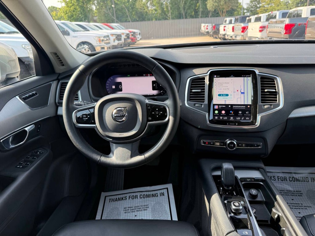 Volvo XC90 Vehicle Full-screen Gallery Image 24