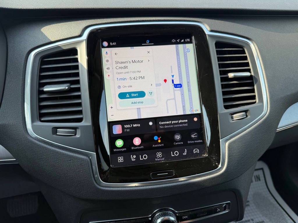 Volvo XC90 Vehicle Full-screen Gallery Image 29
