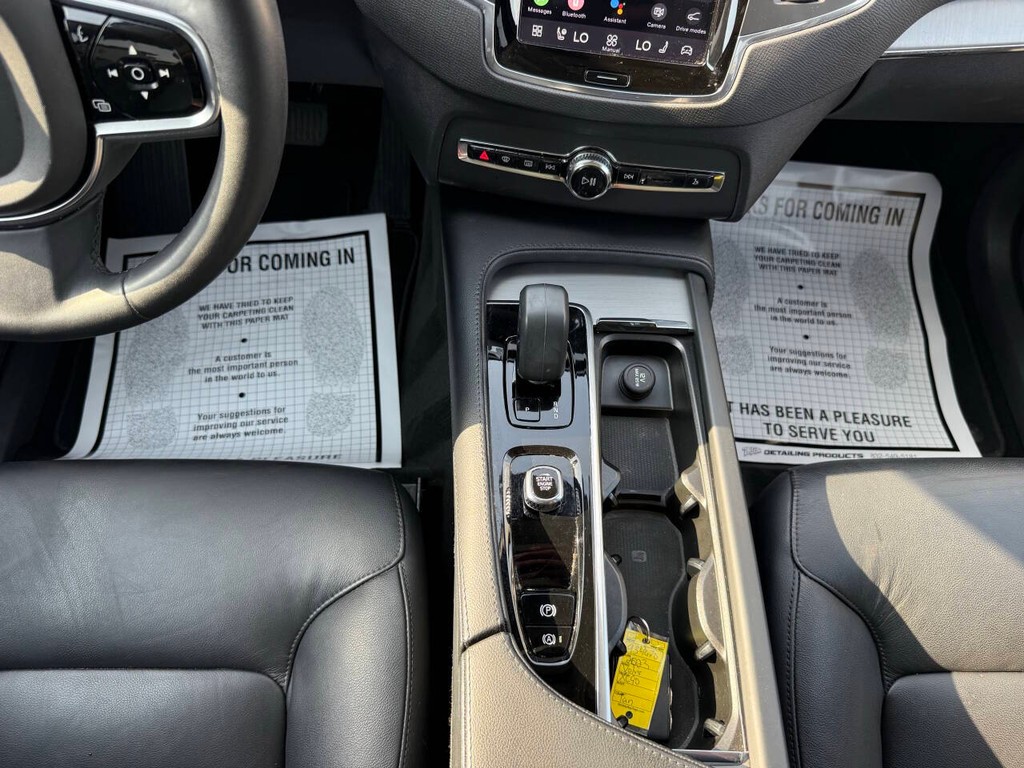 Volvo XC90 Vehicle Full-screen Gallery Image 34