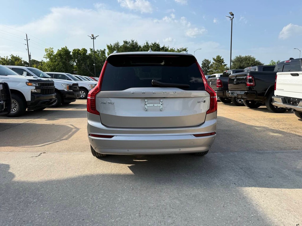 Volvo XC90 Vehicle Full-screen Gallery Image 46