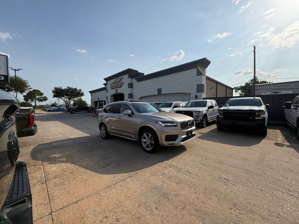Volvo XC90 Vehicle Full-screen Gallery Image 50