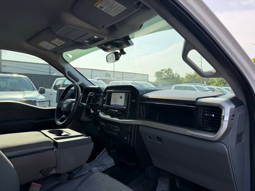 Ford F-150 Vehicle Full-screen Gallery Image 09