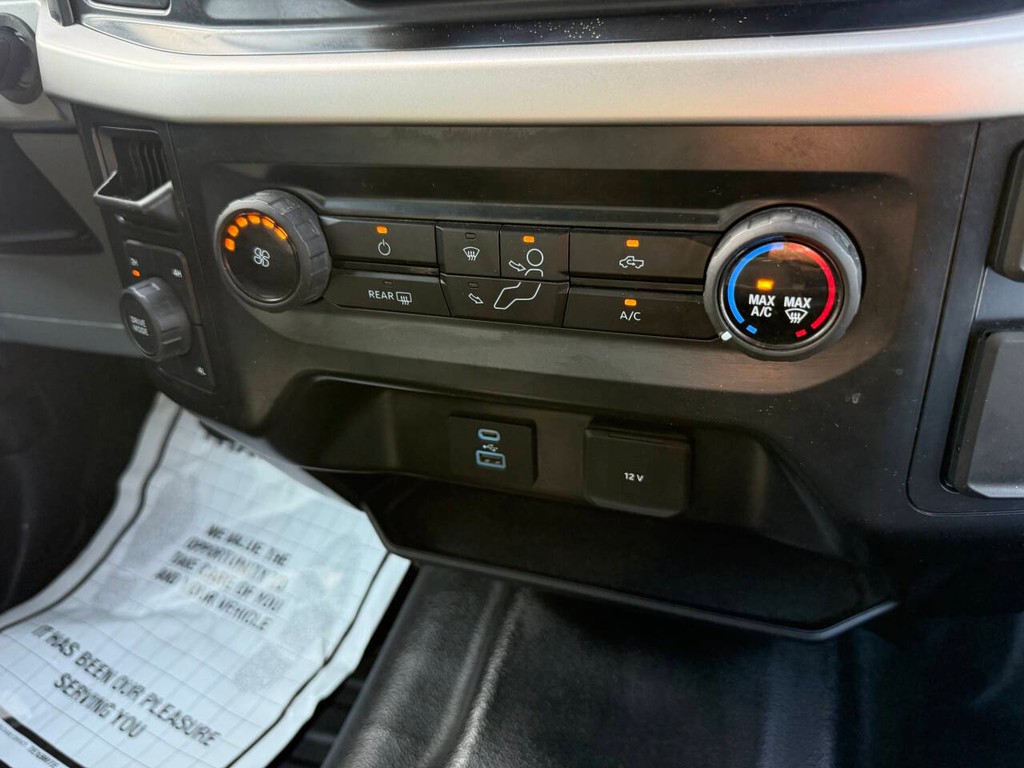 Ford F-150 Vehicle Full-screen Gallery Image 27