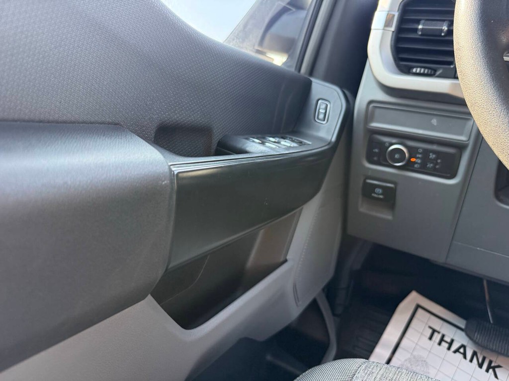 Ford F-150 Vehicle Full-screen Gallery Image 29