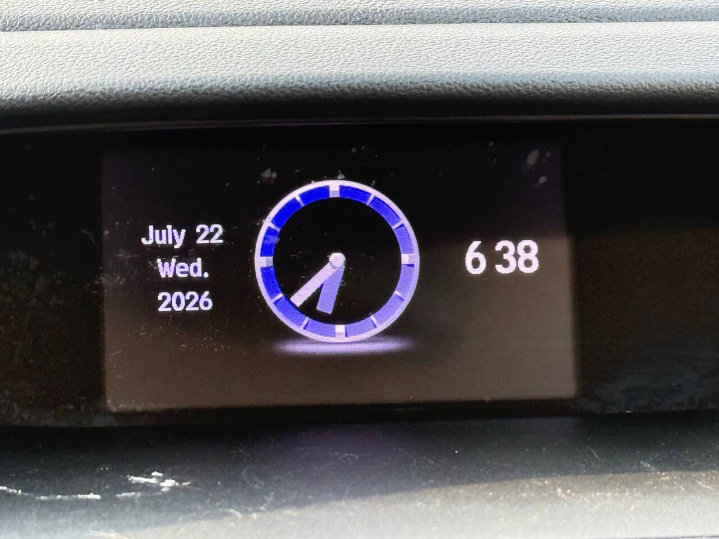 Honda CR-V Vehicle Full-screen Gallery Image 25