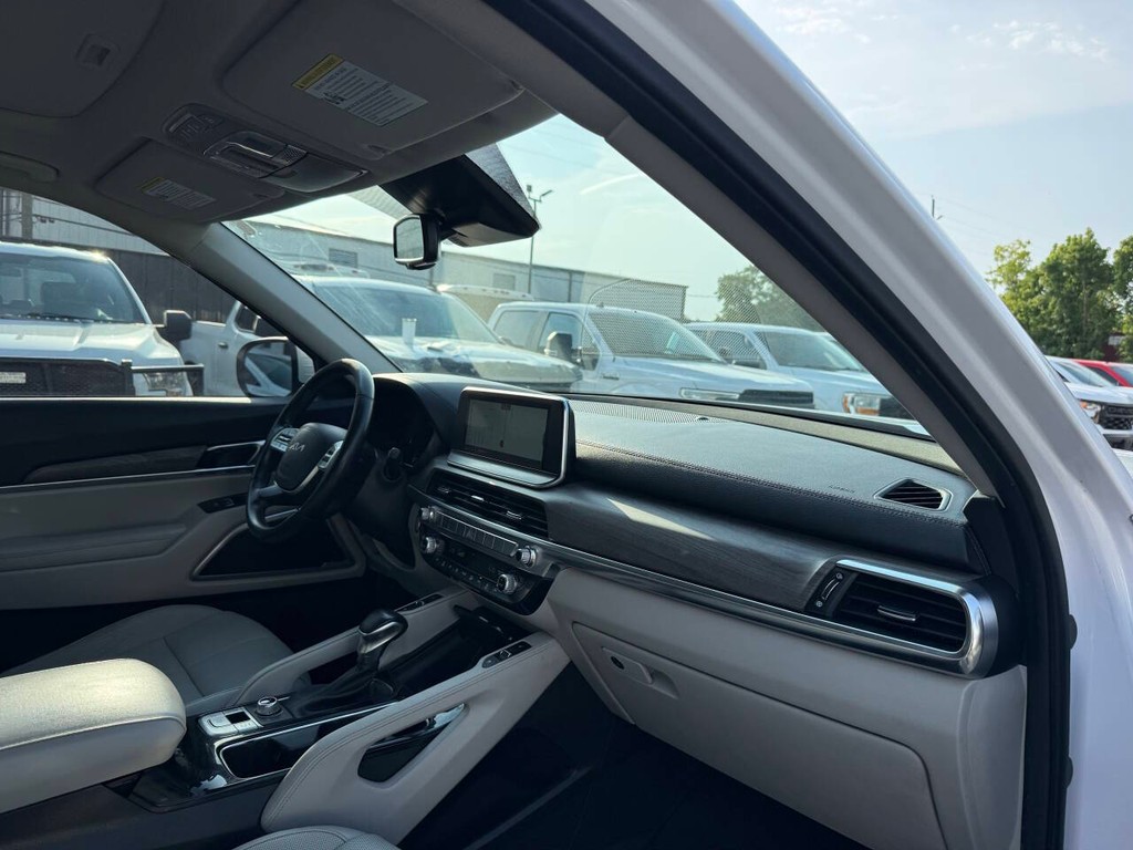 Kia Telluride Vehicle Full-screen Gallery Image 09