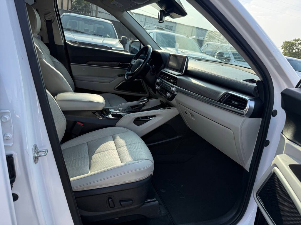 Kia Telluride Vehicle Full-screen Gallery Image 10