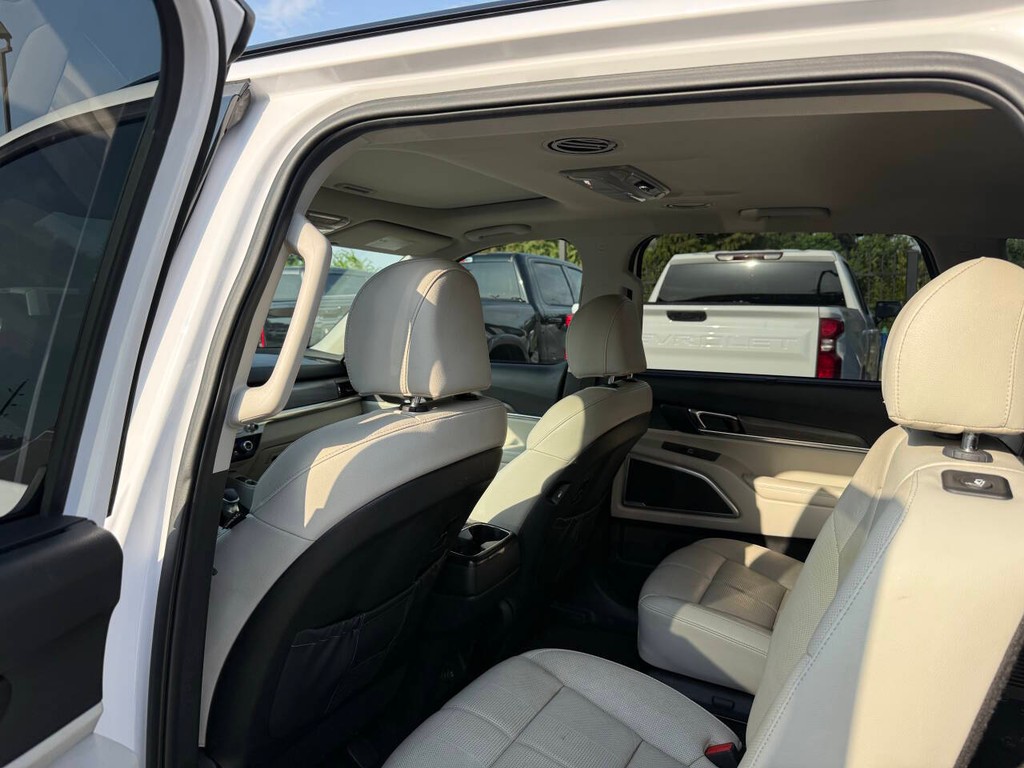 Kia Telluride Vehicle Full-screen Gallery Image 12