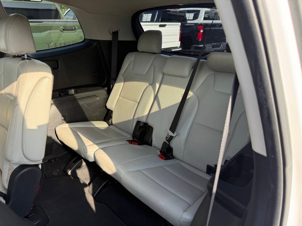 Kia Telluride Vehicle Full-screen Gallery Image 14