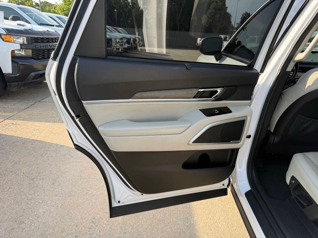 Kia Telluride Vehicle Full-screen Gallery Image 15