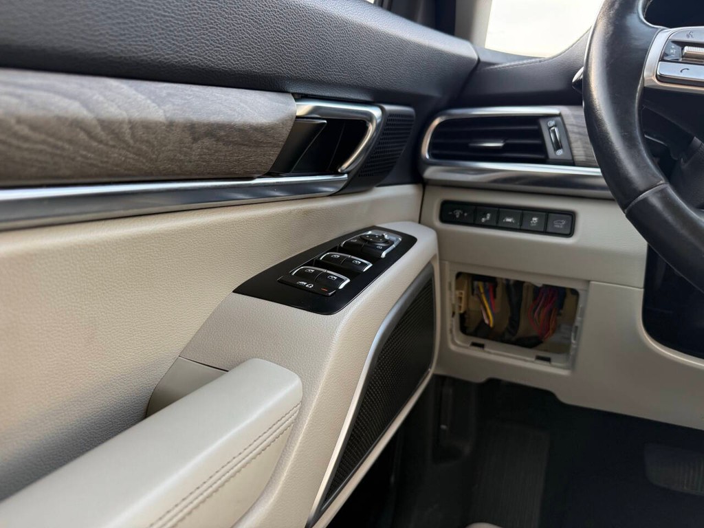 Kia Telluride Vehicle Full-screen Gallery Image 36