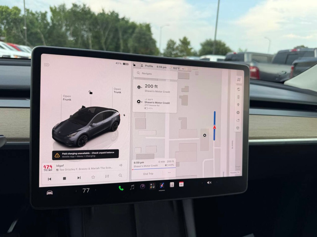Tesla Model Y Vehicle Full-screen Gallery Image 29
