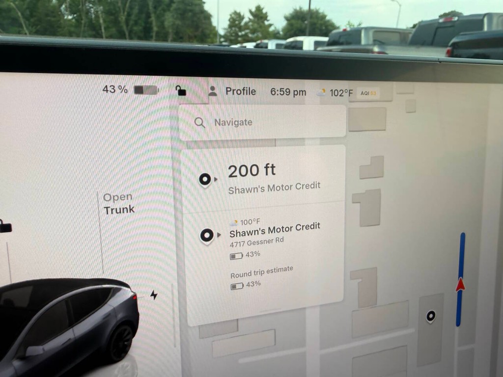 Tesla Model Y Vehicle Full-screen Gallery Image 32