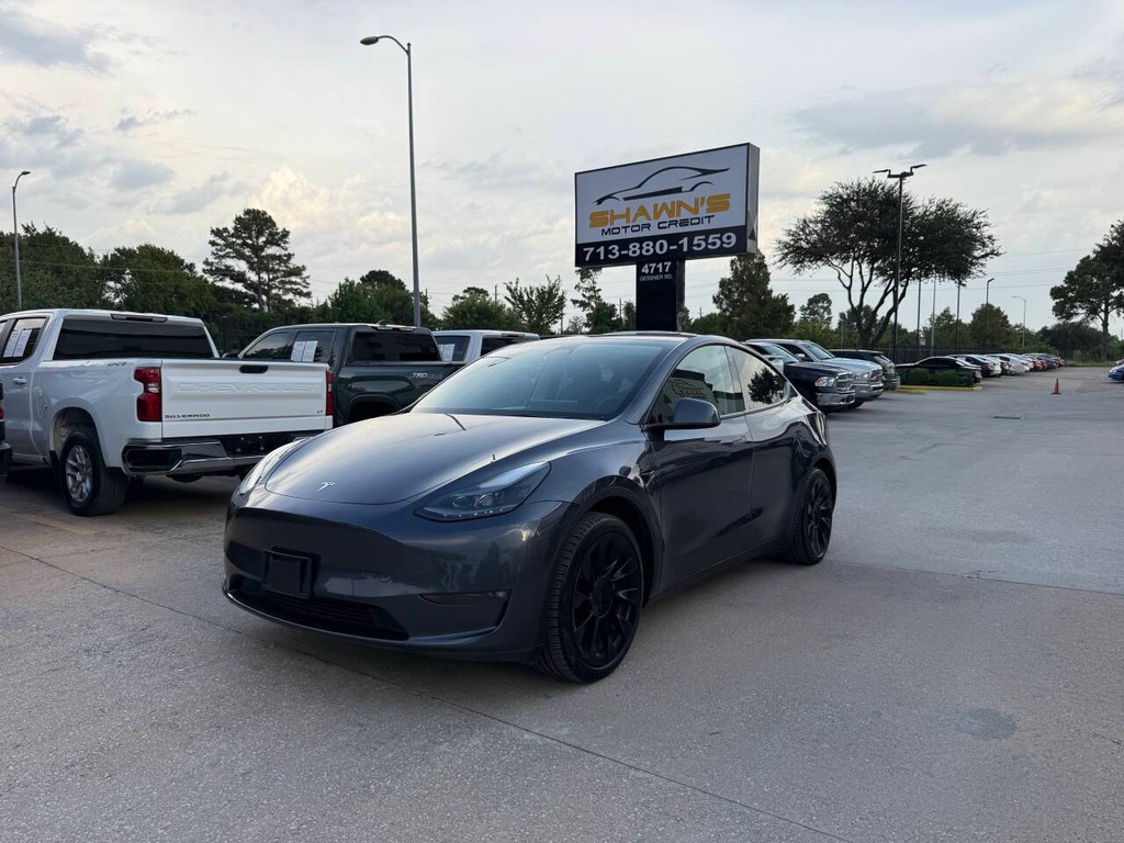 Tesla Model Y Vehicle Full-screen Gallery Image 47