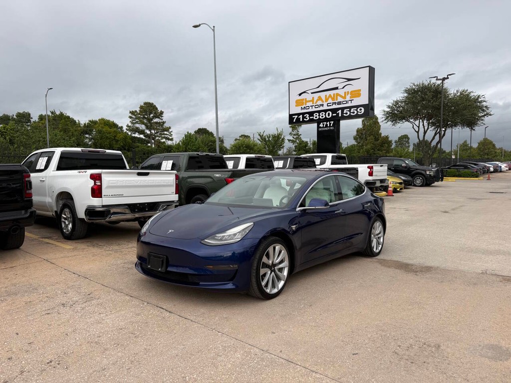 Tesla Model 3 Vehicle Full-screen Gallery Image 03