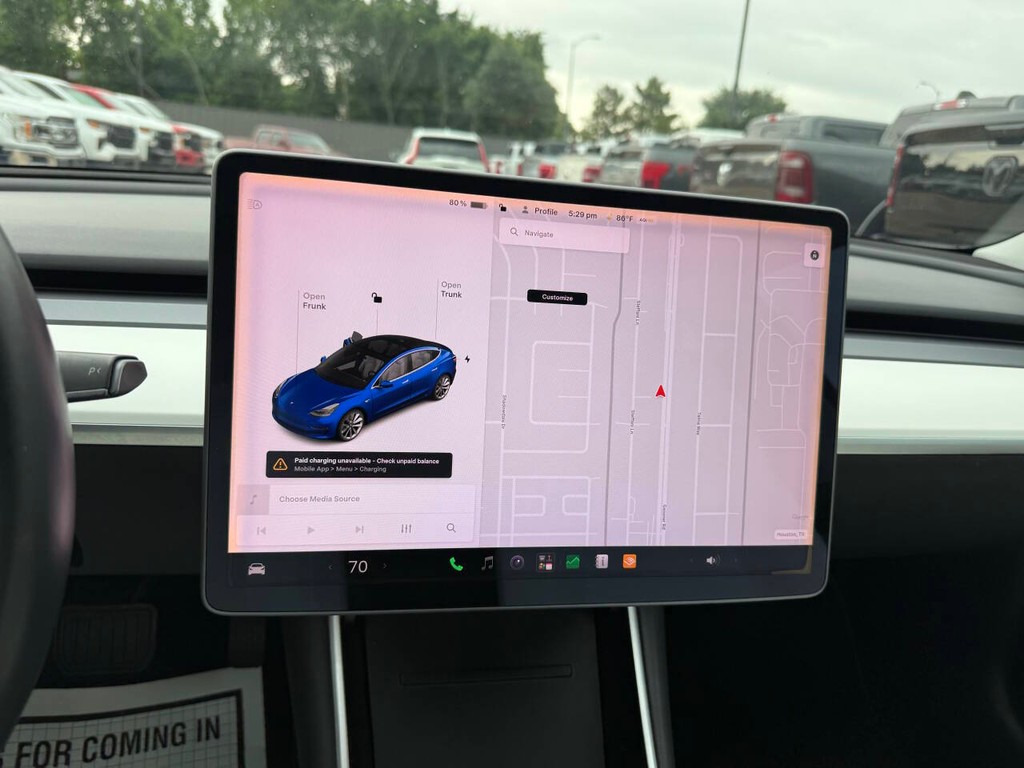 Tesla Model 3 Vehicle Full-screen Gallery Image 24