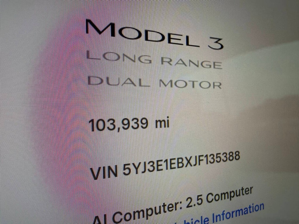 Tesla Model 3 Vehicle Full-screen Gallery Image 29
