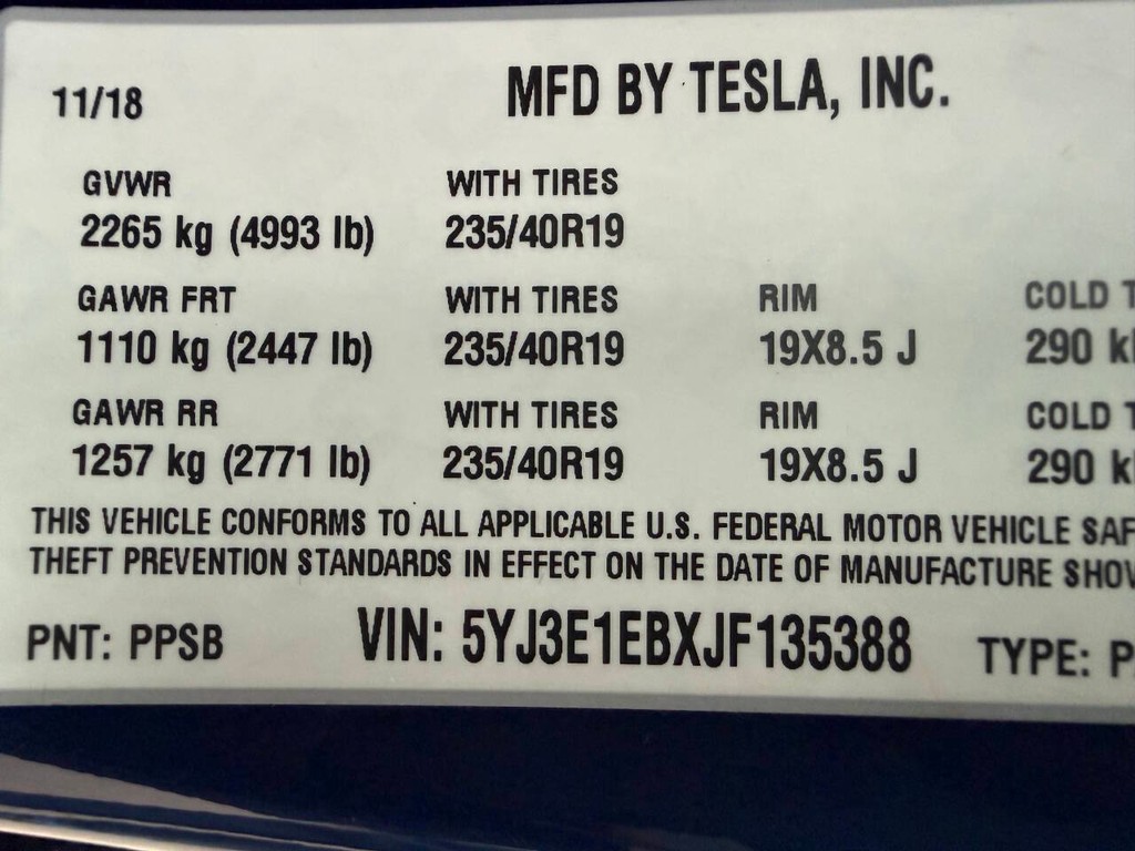 Tesla Model 3 Vehicle Full-screen Gallery Image 33