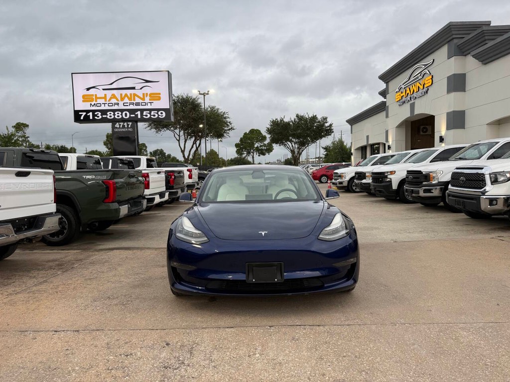 Tesla Model 3 Vehicle Full-screen Gallery Image 39