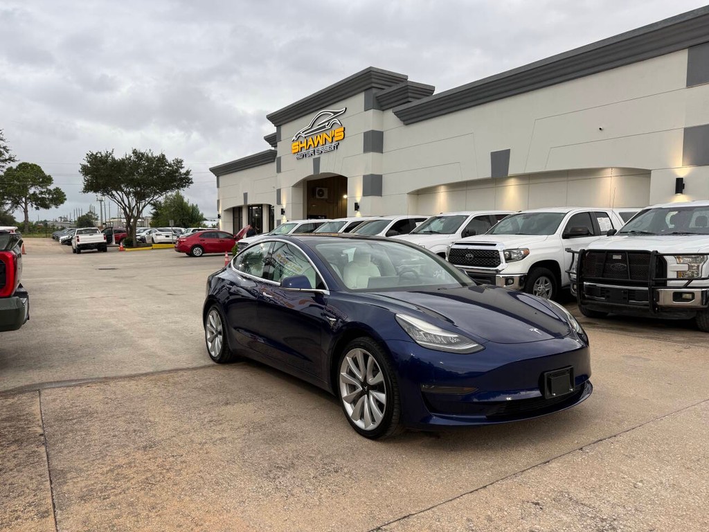 Tesla Model 3 Vehicle Full-screen Gallery Image 40