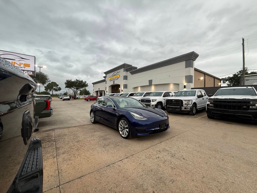 Tesla Model 3 Vehicle Full-screen Gallery Image 42
