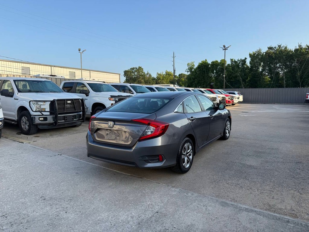 Honda Civic Sedan Vehicle Full-screen Gallery Image 05