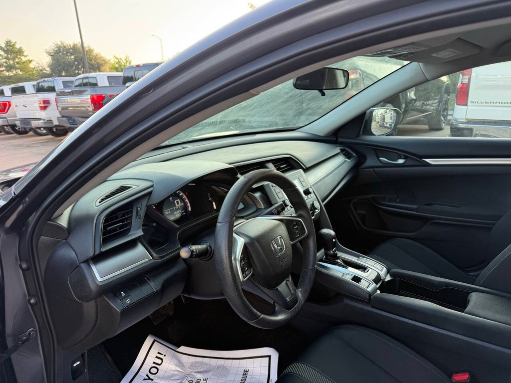 Honda Civic Sedan Vehicle Full-screen Gallery Image 07