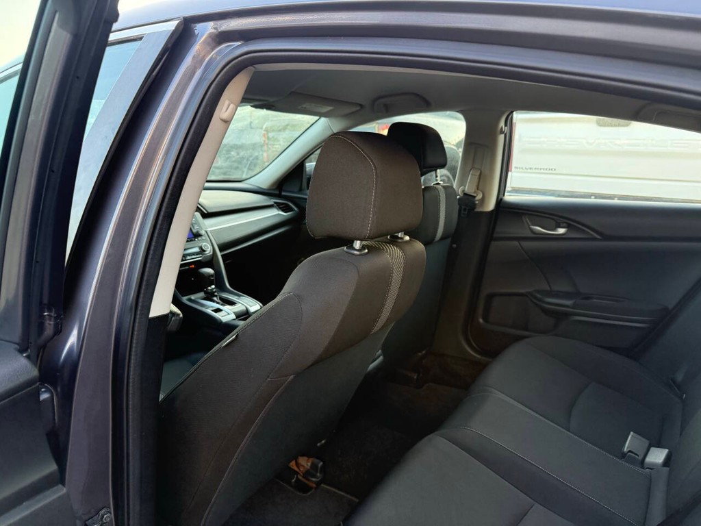 Honda Civic Sedan Vehicle Full-screen Gallery Image 11