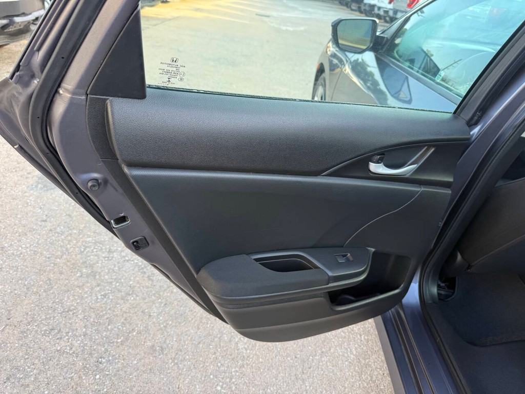Honda Civic Sedan Vehicle Full-screen Gallery Image 12